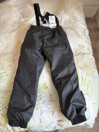 Pantalón de nieve 7-8 años NUEVO marca Decathlon