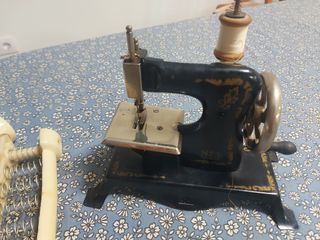 Máquina de Coser Vintage SAMA Año 1930,hecha Españ