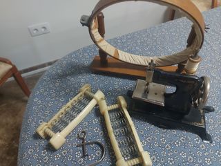 Máquina de Coser Vintage SAMA Año 1930,hecha Españ