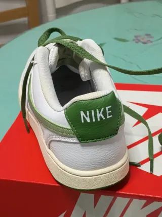 Zapatillas Nike Blancas y Verdes