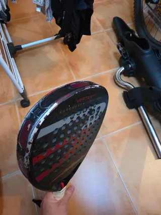 Pala de pádel Bullpadel Vertex 03 para reparar