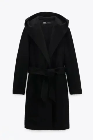 Abrigo negro Zara