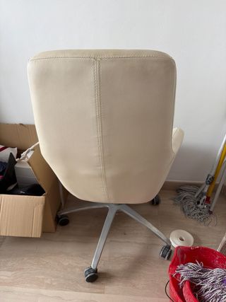 Silla de escritorio ajustable beige