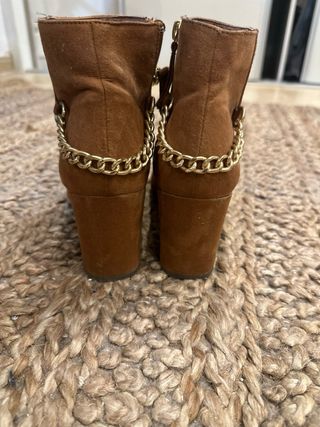 Botines tacón negros y marrones