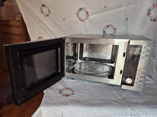 Microondas con grill de acero