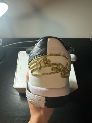 Nike LeBron 22 Mogul Blanco y Negro