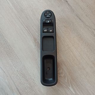 Mando botonera Elevalunas Peugeot 207 / C3 Picasso
