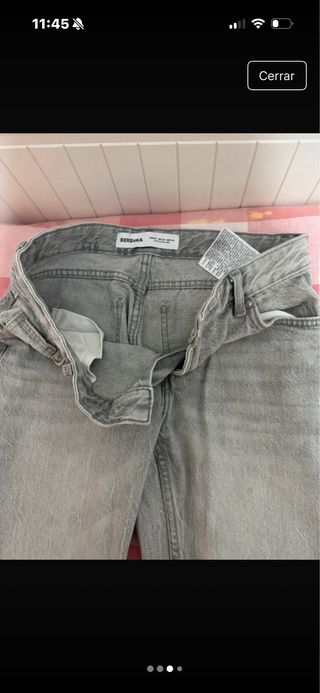 Pantalón Bershka gris