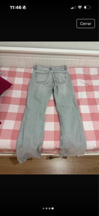 Pantalón Bershka gris