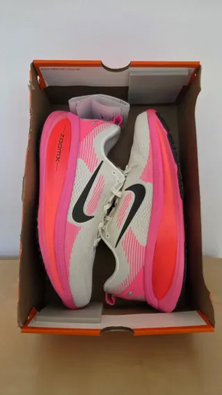 Nike Vomero 18 Talla 43