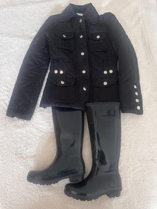 Cazadora acolchada Zara T. S y botas de agua T. 37