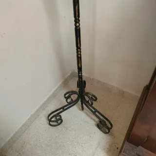 Candelabro de pie Menorá forja
