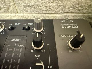 Consolle DJ Pioneer Mixer + 2 CDJ-400