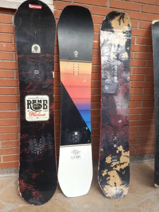 Set di attrezzature da snowboard e sci in vendita