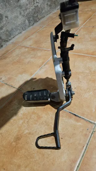 Estriberas Voge 525 DSX