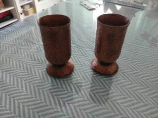 Vasos de latón artesanales