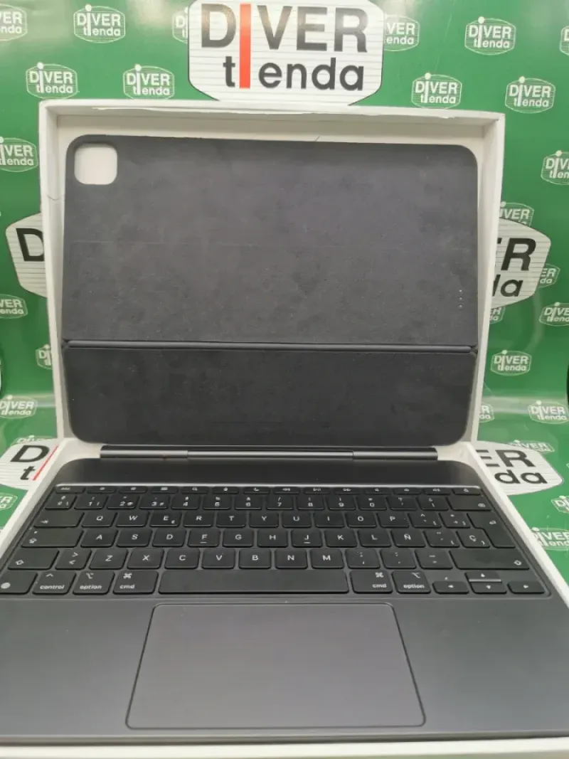 iPad Pro 13" M4 256GB + Magic Keyboard+Funda buena afbeelding 3