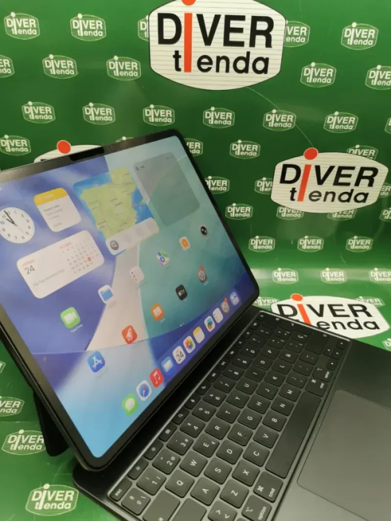 iPad Pro 13" M4 256GB + Magic Keyboard+Funda buena afbeelding 8