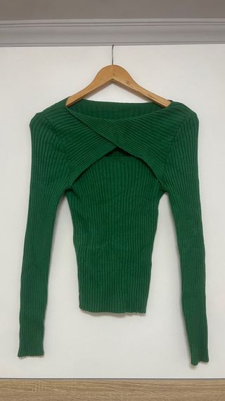 Jersey verde con abertura