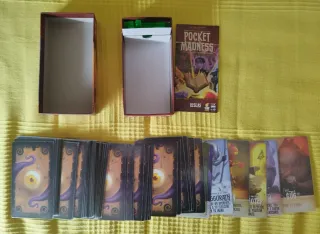 Juego de mesa POCKET MADNESS enfundado.