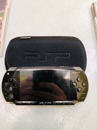 Consola PSP 1004 Negra + 4 Juegos