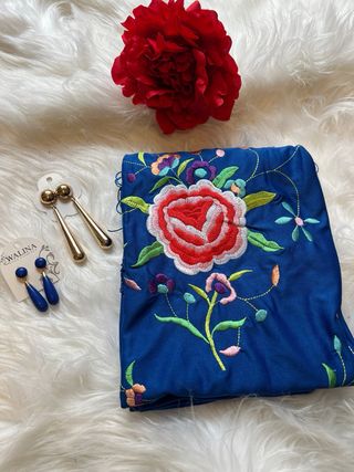 Pack Flamenca: Mantón, Flor y Pendientes