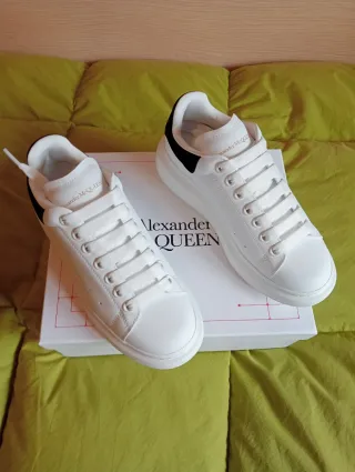 Alexander McQueen Oversized Sneakers 42 EU