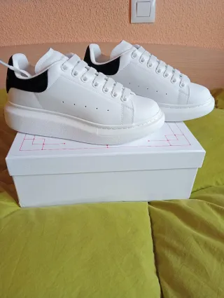 Alexander McQueen Oversized Sneakers 42 EU