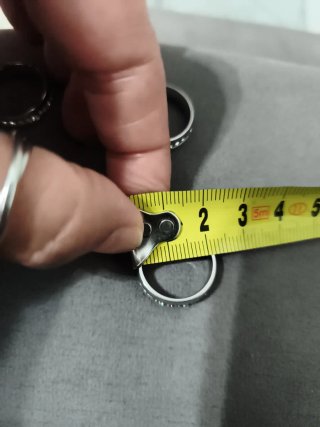 Anillo de Titanio con Circonitas Sintética
