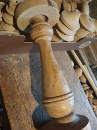 Base de madera torneada para plantas Y seis piezas