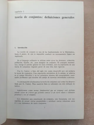 Cinco manuales de Estudios Superiores de Economía.