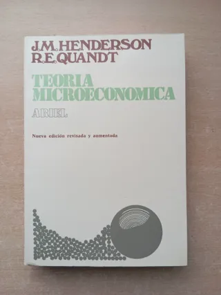 Cinco manuales de Estudios Superiores de Economía.