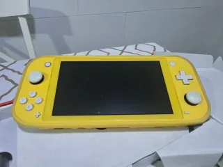 Nintendo Switch Lite Amarillo
