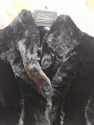 Abrigo de piel negro mujer