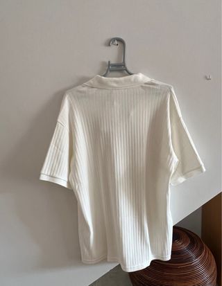 Polo para hombre color blanco.