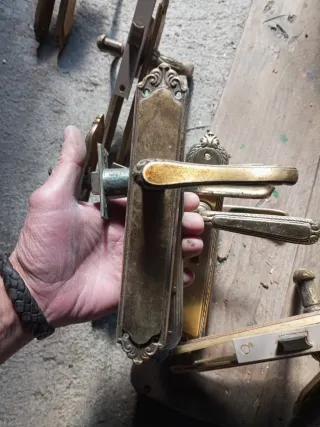 8 Tiradores de puerta vintage latón completos