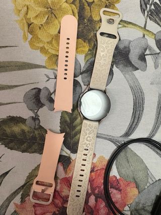 Reloj Samsung Beige y Plateado