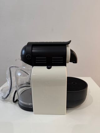 Cafetera Nespresso Essenza Original DeLonghi