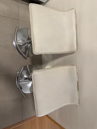 Cambio trueque 2 Taburetes Altos Cocina Comedor