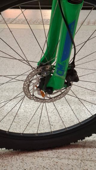 Bicicleta de aluminio CUBE