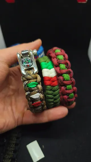 Set 8pz  Bracciali e Portachiavi Paracord L83