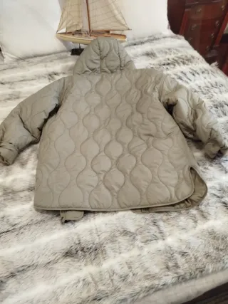 Abrigo acolchado verde oliva Zara