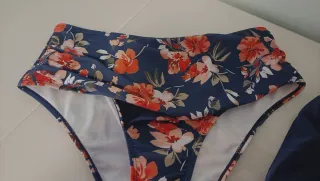 Bikini Mujer Estampado Floral y Azul Marino