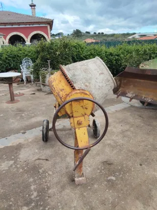 Hormigonera con motor Honda