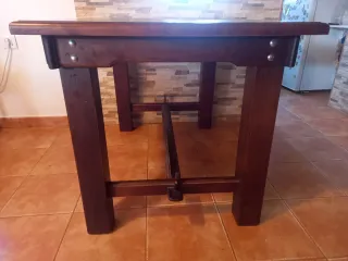 Mesa de madera maciza