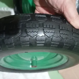 2 Ruedas de goma para carretilla por 20€