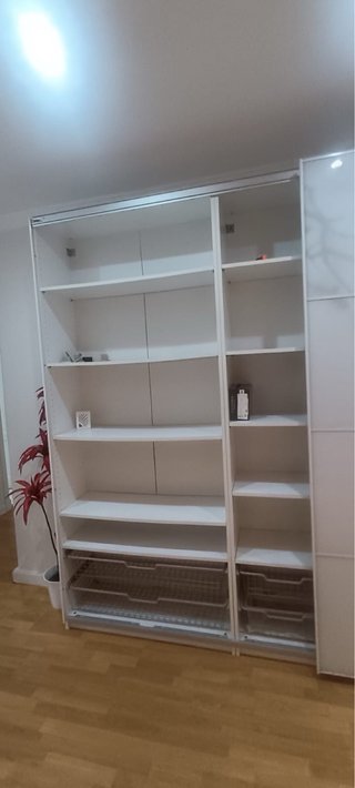 Armario fondo especial blanco con puertas cristal