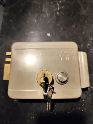 Cerradura Eléctrica Yale