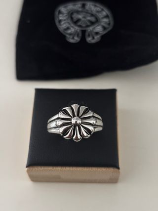 Anillo Chrome Hearts Flor Ajustable Plata