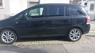 Traigo y llevo gente del aeropuerto furgoneta pequ